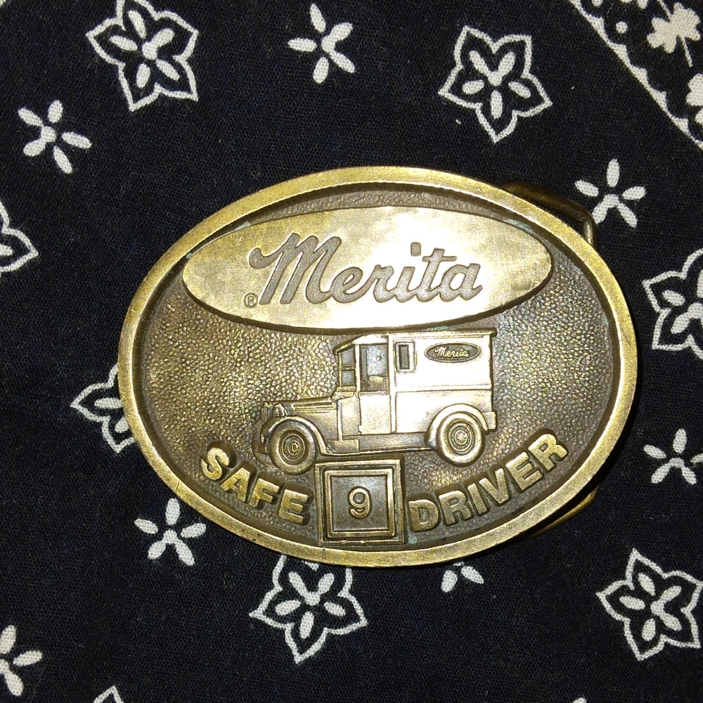 Belt buckle